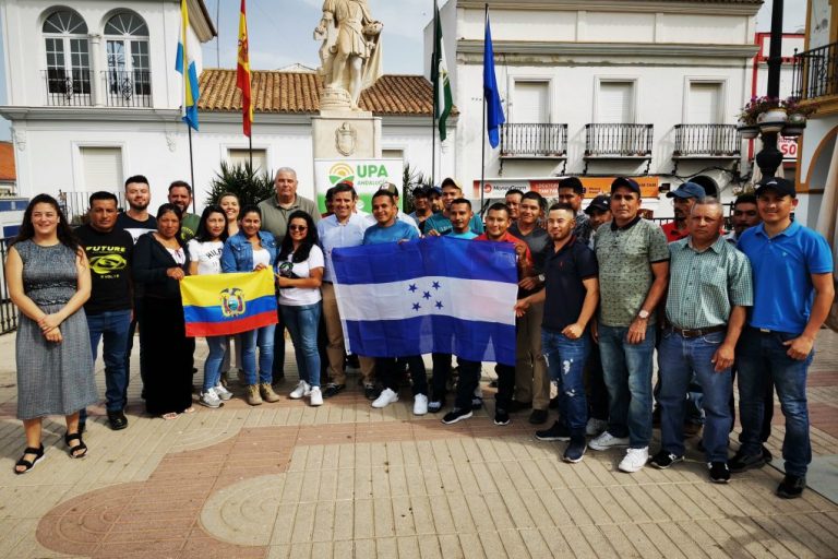 UPA apuesta por ampliar los contratos en origen tras la «exitosa experiencia» en los frutos rojos en Huelva