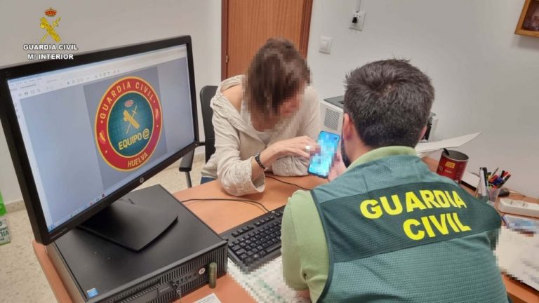 Investigadas cinco personas en Mazagón por amenazas de muerte e insultos sexuales en una red social