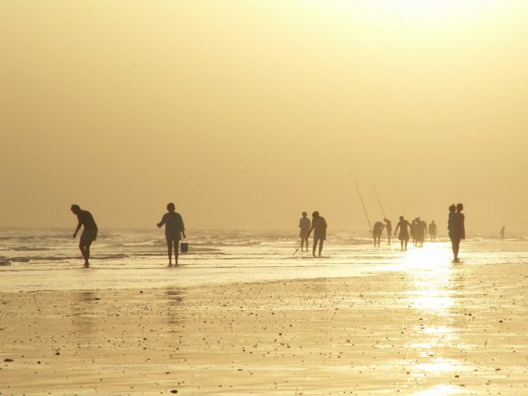 Aemet activa aviso amarillo por altas temperaturas este viernes en la Costa, el Andévalo y el Condado de Huelva