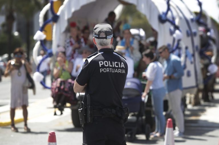 La Policía Portuaria de Huelva evita el robo de un vehículo durante la salida de las hermandades del Rocío