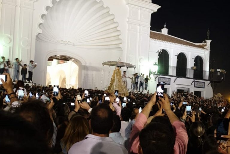 El 061 atiende 1.849 personas en El Rocío, un 10% menos que en 2019