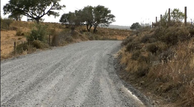 San Silvestre de Guzmán inicia las obras de asfaltado del camino de Valderrasco