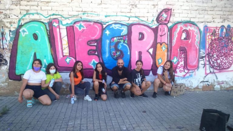 Menores y adolescentes de 20 municipios onubenses se forman en valores a través del grafriti y el lettering