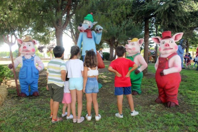 Cartaya ofrece en el parque del Almendral un ‘Verano de Cuentos’