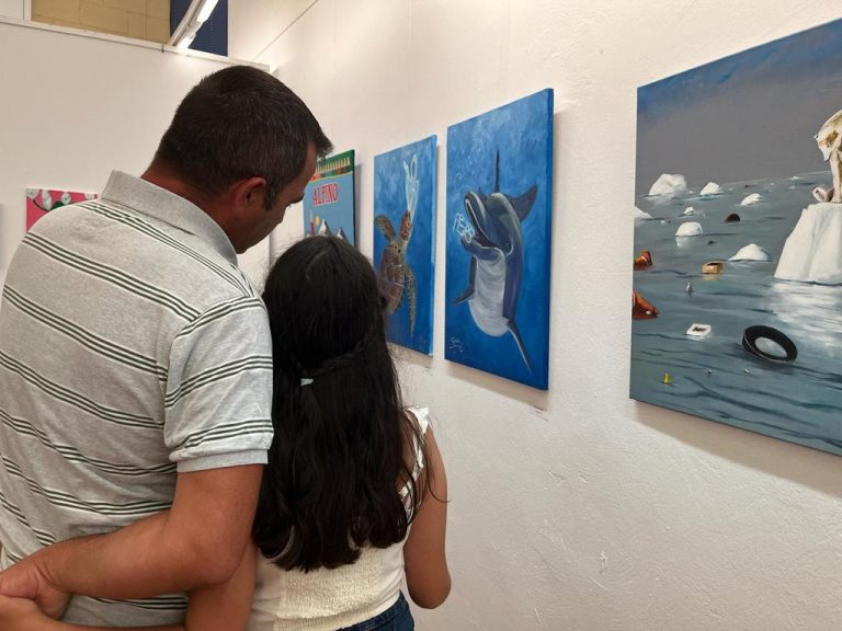 Isla Cristina clausura los talleres municipales de artes plásticas, que han contado con 130 alumnos