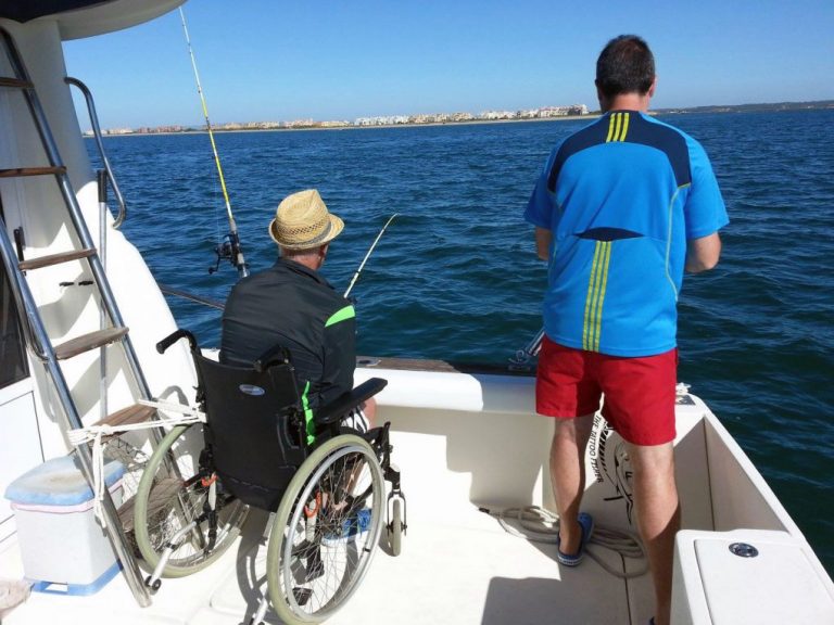 Nuevo Portil repartirá 2.000 euros en premios en el concurso de pesca desde embarcación fondeada