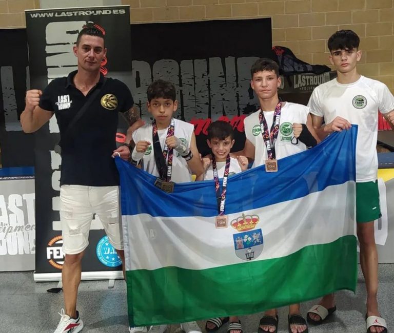 Lepe logra cinco medallas, dos de ellas de oro, en al Nacional de Kick Boxing de Córdoba