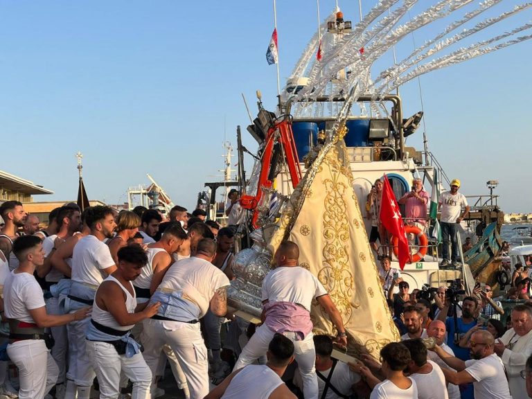 Concluyen las Fiestas del Carmen en Isla Cristina