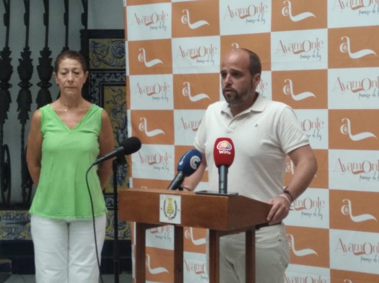 El estadio Blas Infante de Ayamonte espera recibir a más de 1.000 personas en la II Fiesta de los 80