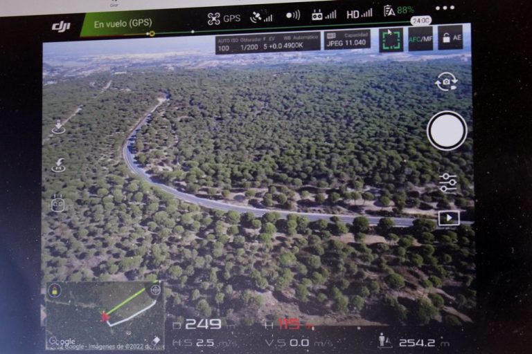 Cartaya vigila con drones un verano más sus 12.000 hectáreas de pinar