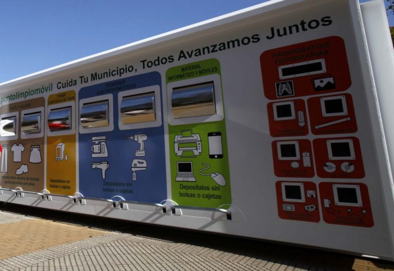 El punto limpio móvil regresa este verano a Punta Umbría
