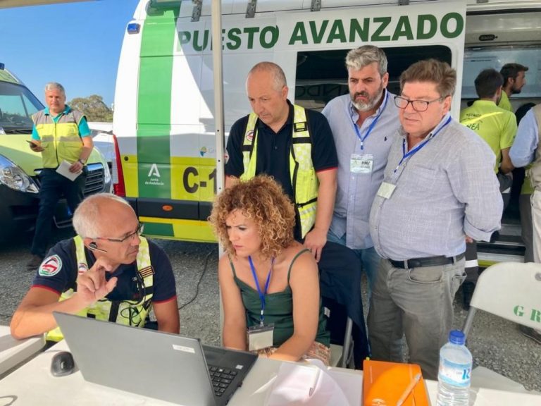 Limón se traslada hasta Almonte para conocer en primera línea la evolución del incendio declarado el lunes