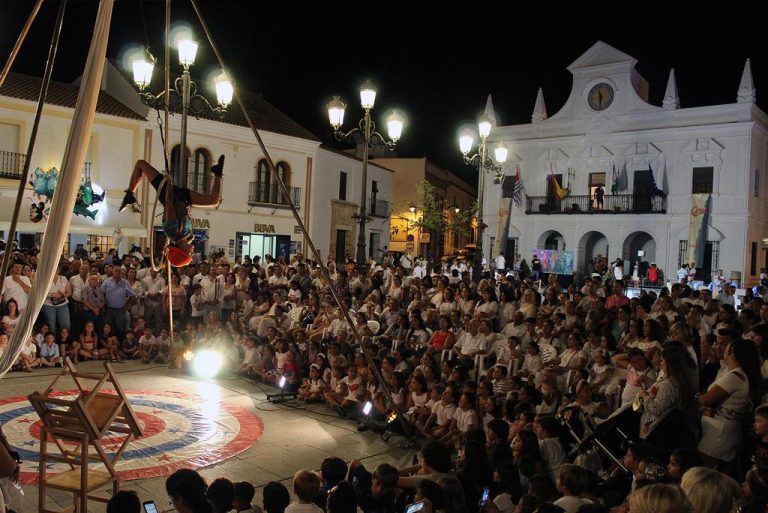 Todo listo en Cartaya para que la cultura invada cada rincón del casco urbano, con la VII Noche en Blanco