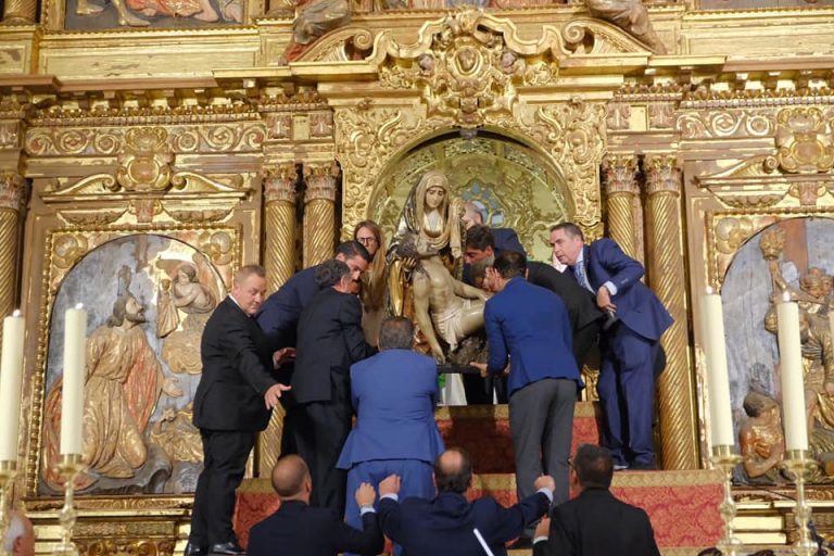 La Virgen de las Angustias, Patrona de Ayamonte, baja de su camarín