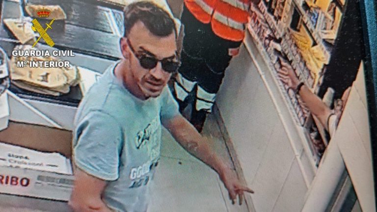 La Guardia Civil pide ayuda para dar con dos atracadores portugueses armados y peligrosos que han entrado en España por Huelva