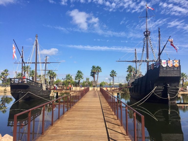 El Muelle de las Carabelas sigue ofreciendo un completo programa de ocio y animación hasta el 15 de septiembre