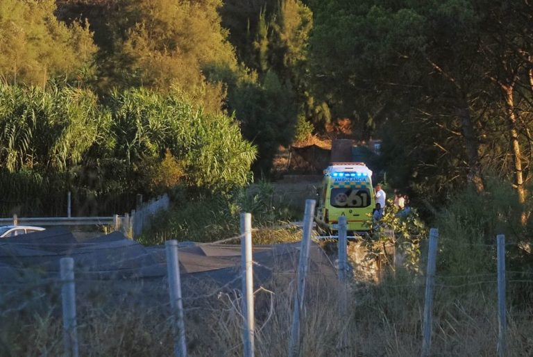 Herido de gravedad un joven tras sufrir un accidente de motocicleta en un camino de Cartaya