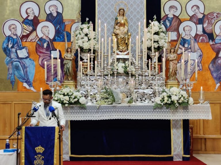 Tomás Concepción López pregona a la Virgen del Mar en Isla Cristina