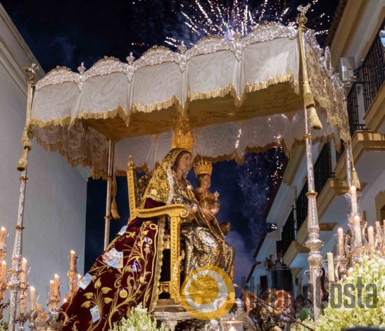 Lepe vive uno de los momentos más esperados de sus fiestas patronales con la procesión de la Bella