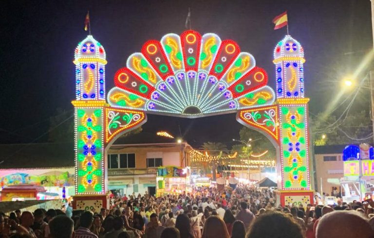 Ingresadas cuatro menores tras recibir ‘pinchazos’ en la Feria de Valverde del Camino