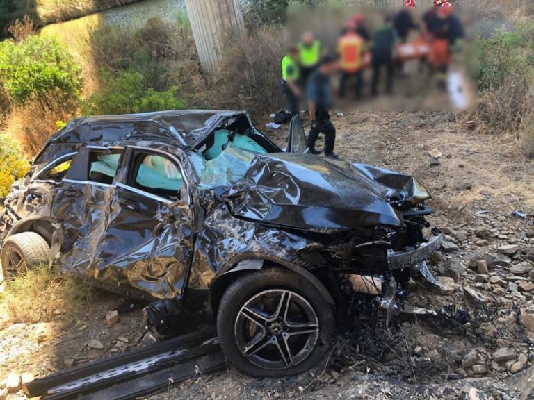 Mueren en Cartaya un hombre y una mujer tras caer con un turismo desde un puente