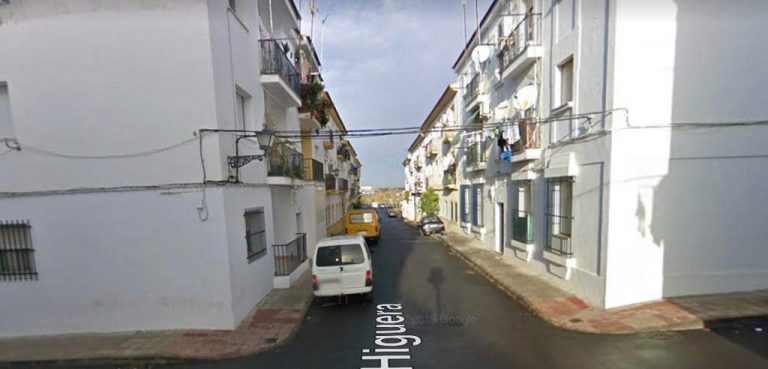 Herida una mujer en Cartaya al caerle encima el techo de un cuarto de baño