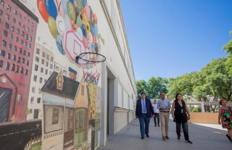 Cruz supervisa la puesta punto en los centros educativos de Huelva