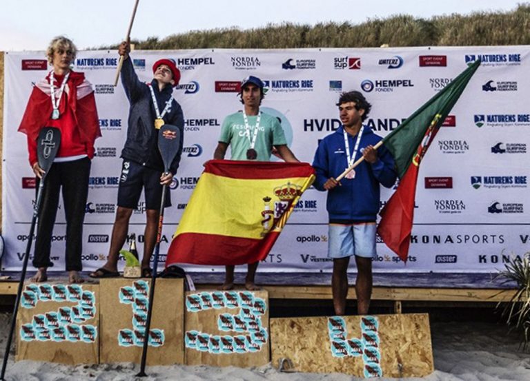 El Ayuntamiento isleño felicita a Augusto García Jr. por su plata y su bronce en el Europeo de Padel Surf