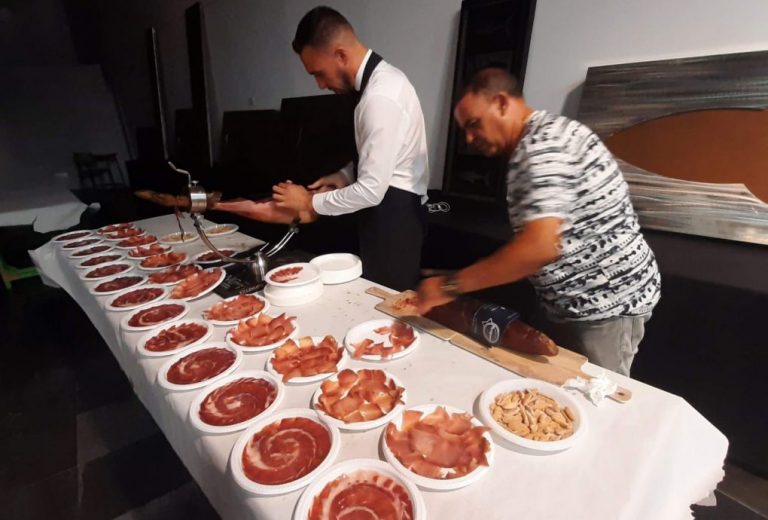 Isla Cristina, escenario del mejor maridaje entre productos de Huelva: jamón de bellota y mojama de atún