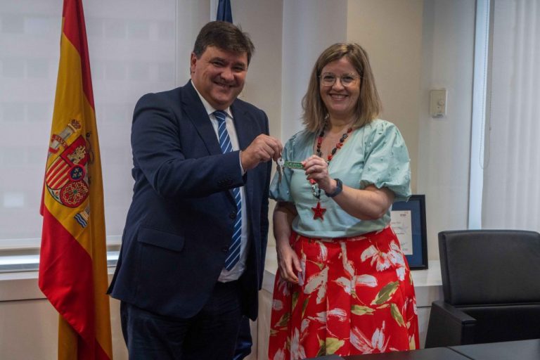 Adif entrega al Ayuntamiento de Huelva la antigua estación ferroviaria
