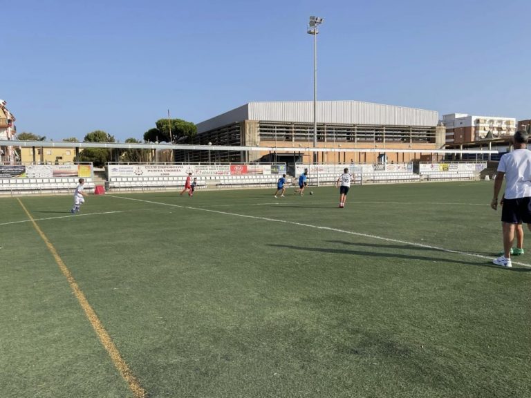 Punta Umbría sustituirá el césped artificial del complejo ‘Alcalde José Hernández Albarracín’