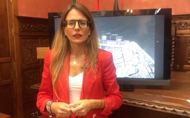 <strong>La alcaldesa de Ayamonte no tomará posesión de su acta de concejal para «no ser un obstáculo»</strong>