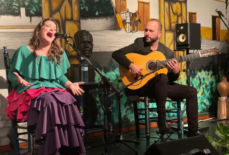 La almonteña Rocío Belén Flamenco recibe en Granada el premio al cante de la VIII Bienal Flamenca de la ONCE