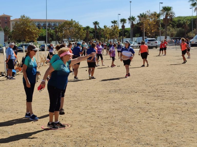 Los mejores clubes de petanca andaluces se dan cita de nuevo en Isla Cristina