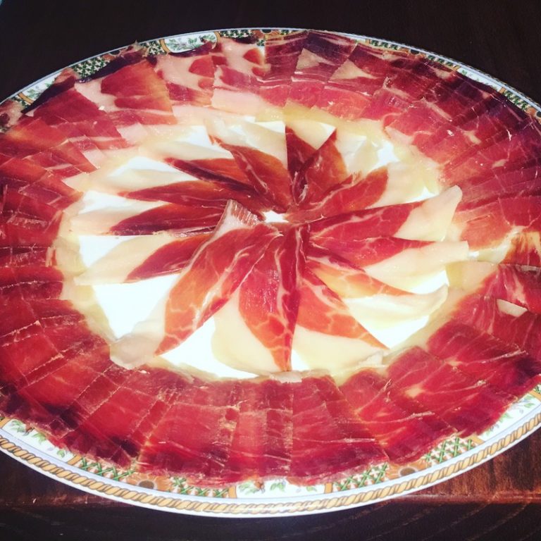 Algunos de los mejores cortadores de jamón de España se dan cita este domingo en Mazagón