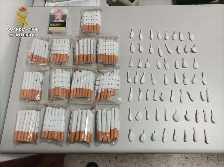 Detienen al responsable de un bar de Punta Umbría al que hallan 61 dosis de coca ocultas en una funda de gafas