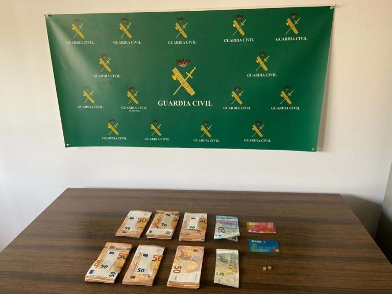 Detenido por usar tarjetas de crédito que robaba en interior de vehículos en Almonte