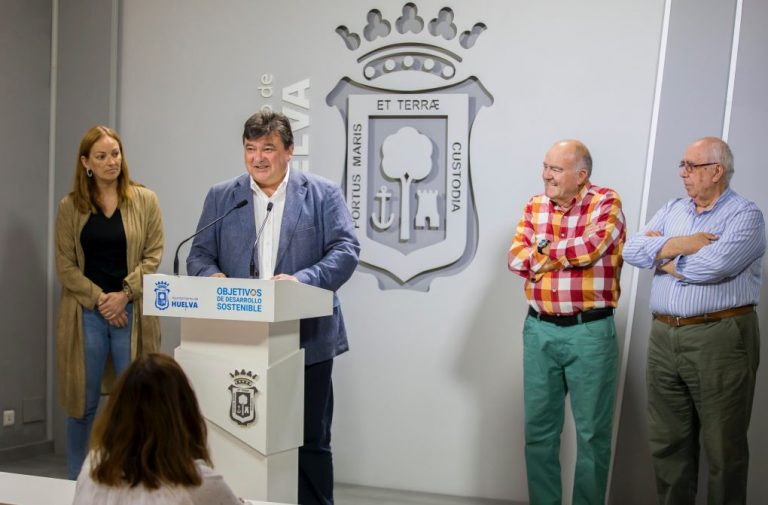 El alcalde de Huelva celebra el regreso de las «señeras y singulares» Fiestas de la Hispanidad 