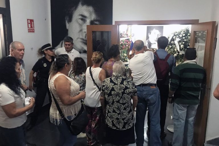 Cientos de personas despiden a Jesús Quintero