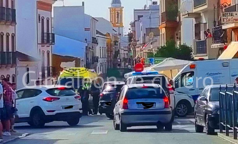 Un muerto y varios heridos al arrollar un coche dos terrazas llenas de gente en Gibraleón