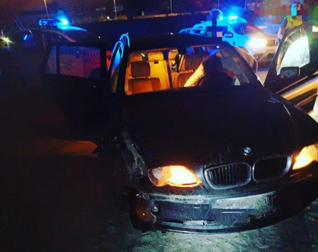 Un conductor borracho choca contra una máquina barredora en Huelva, y se da a la fuga