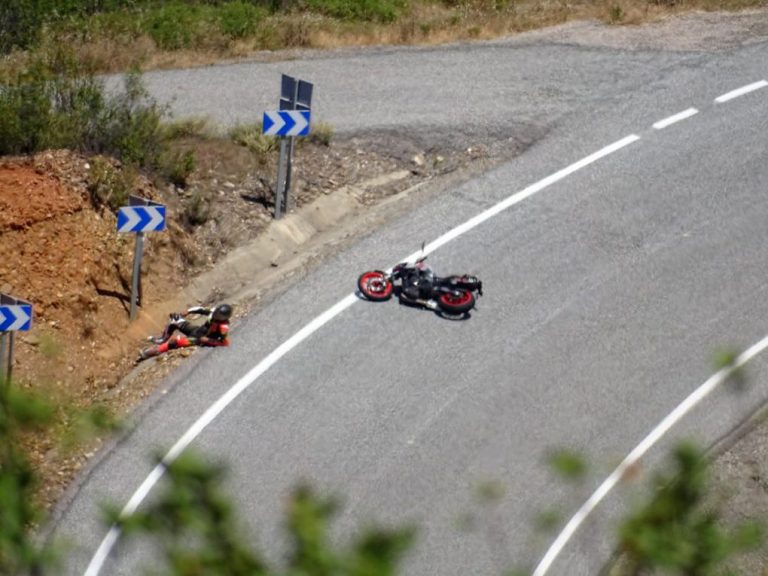 Denuncian el uso de una carretera de Huelva como circuito de velocidad para motos y coches