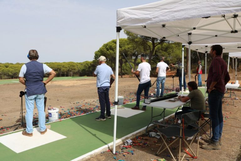 Cartaya recupera la ‘Tirada al Plato’ en su Campo de Tiro Olímpico, tras doce años cerrado