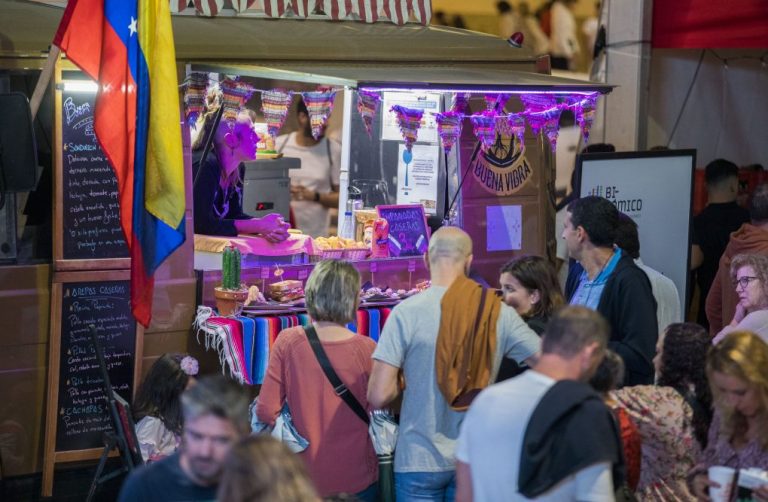 El Congreso Gastronómico Iberoamericano ‘Binómico’ calienta fogones en la Plaza de las Monjas de Huelva