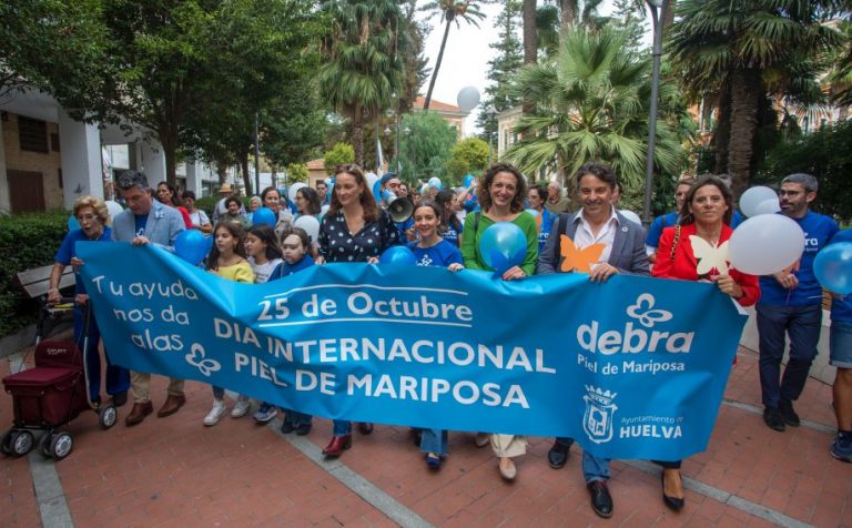 Huelva aúna esfuerzos con la Asociación Debra Piel de Mariposa para dar visibilidad a esta grave enfermedad