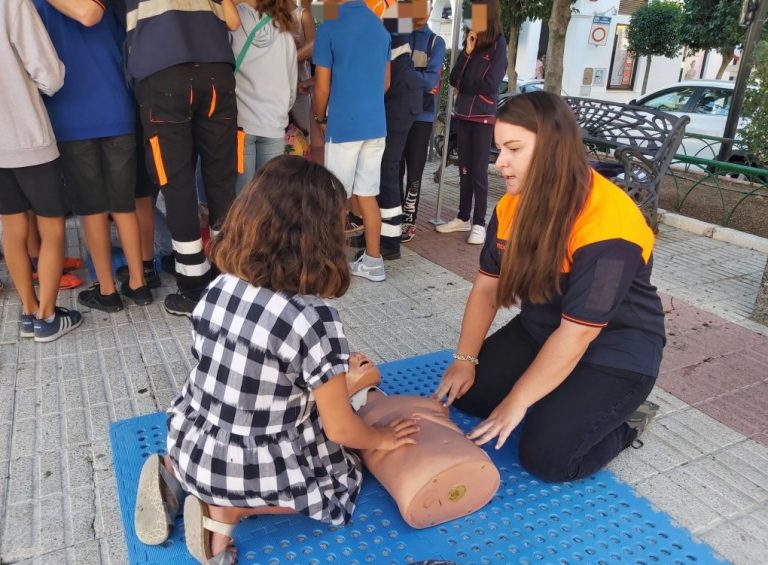 Unos 840 jóvenes onubenses reciben formación en reanimación por el Día Europeo ante la Parada Cardiaca