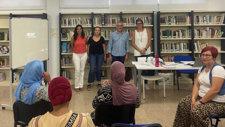 Bonares acoge un taller de formación de ayuda a domicilio de la Diputación para 24 mujeres inmigrantes