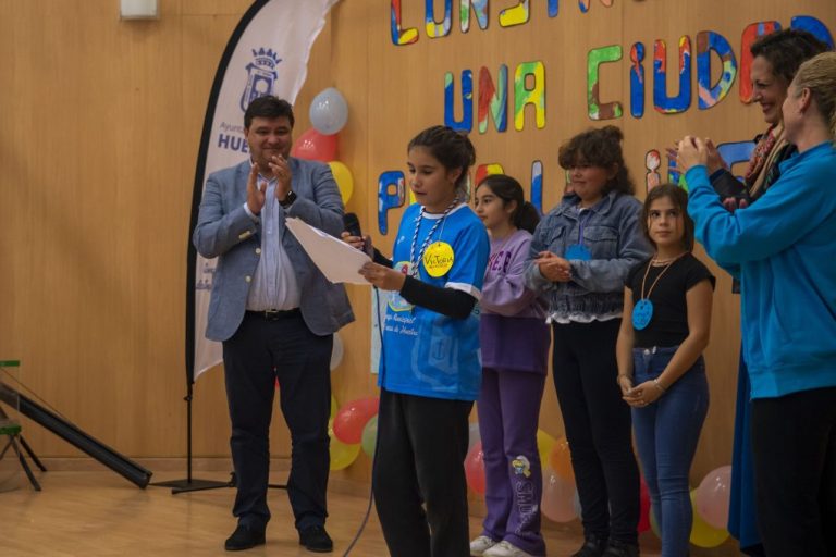 Noa Fernández, alumna del CEIP Tartessos, elegida nueva alcaldesa infantil de Huelva