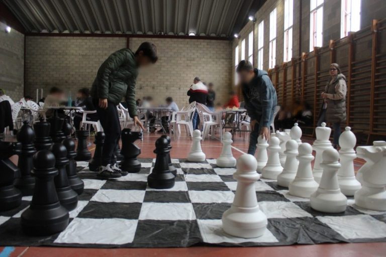 Más de 120 estudiantes participan en el IV Torneo de Ajedrez Intercentros en un instituto en Cartaya