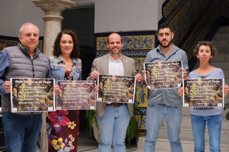 La Asociación de Comerciantes ‘AlCentro’ de Ayamonte presenta su ‘Otoño musical en las plazas’